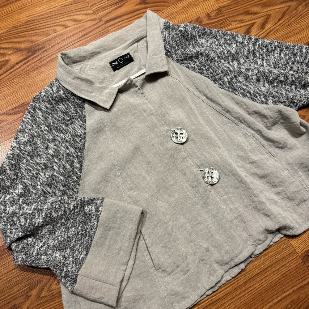 One o One Paris gray mixed-fabric button front jacket oversized